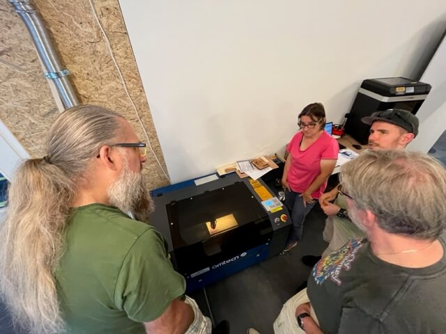 Laser-Kurse für OMTech Lasermaschinen in der Schweiz Laser-Kurse DEINE Hobby Werkstatt   